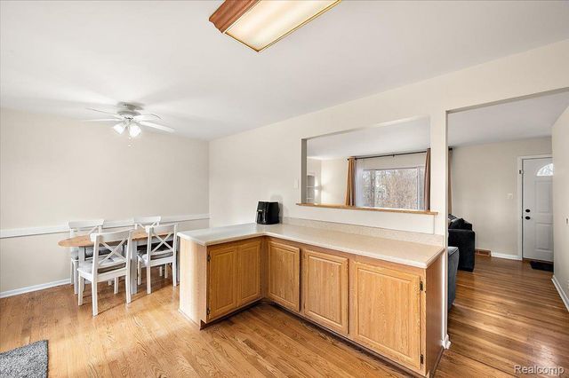 3608 Lake Oakland Shores Drive, Waterford Charter Township, MI 48329