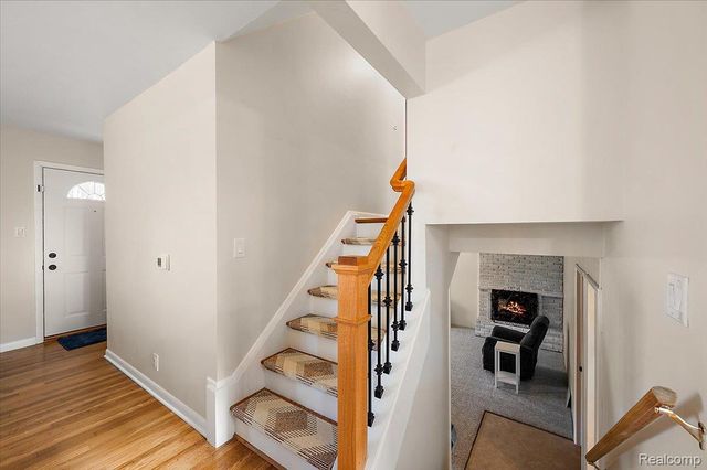 3608 Lake Oakland Shores Drive, Waterford Charter Township, MI 48329