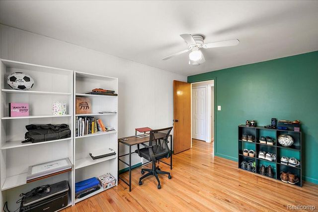 3608 Lake Oakland Shores Drive, Waterford Charter Township, MI 48329