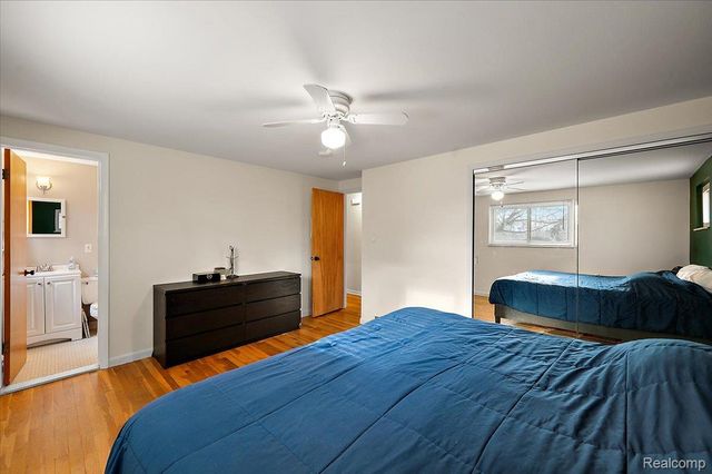 3608 Lake Oakland Shores Drive, Waterford Charter Township, MI 48329