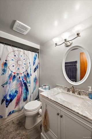 3608 Lake Oakland Shores Drive, Waterford Charter Township, MI 48329