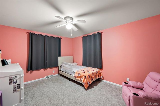 3608 Lake Oakland Shores Drive, Waterford Charter Township, MI 48329