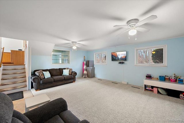 3608 Lake Oakland Shores Drive, Waterford Charter Township, MI 48329