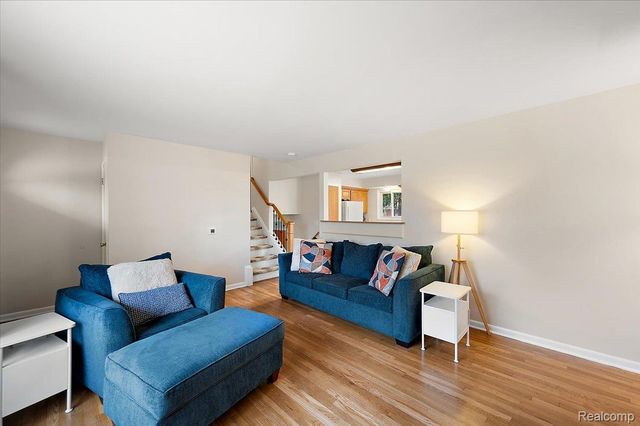 3608 Lake Oakland Shores Drive, Waterford Charter Township, MI 48329