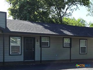1037 W Court Street Main, Seguin, TX 78155