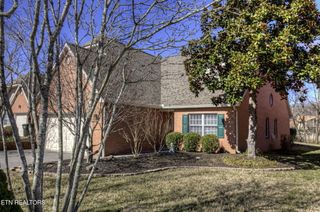 376 Paine Lake Drive, Sevierville, TN 37862