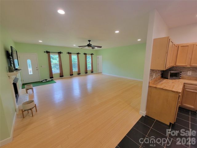 169 Roadrunner Drive, Balsam, NC 28707