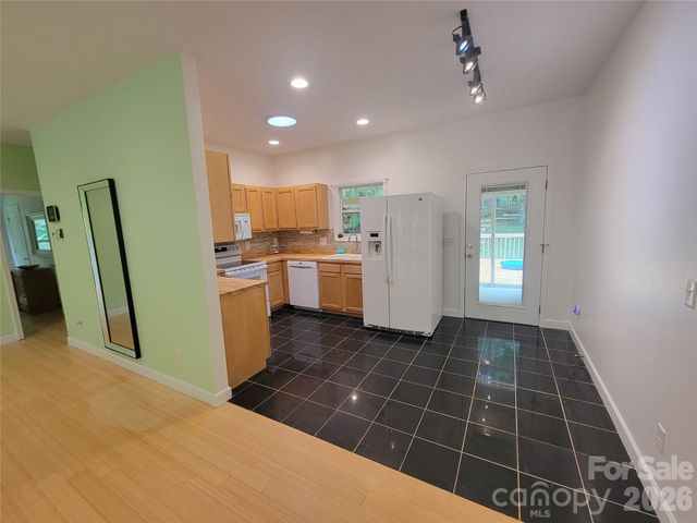 169 Roadrunner Drive, Balsam, NC 28707