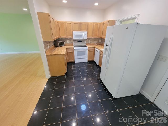169 Roadrunner Drive, Balsam, NC 28707