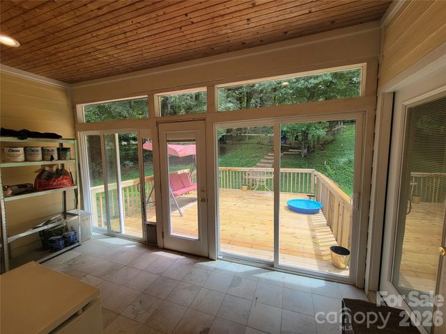 169 Roadrunner Drive, Balsam, NC 28707
