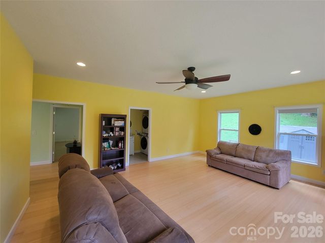 169 Roadrunner Drive, Balsam, NC 28707