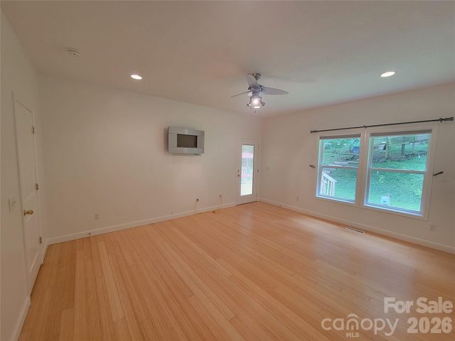 169 Roadrunner Drive, Balsam, NC 28707