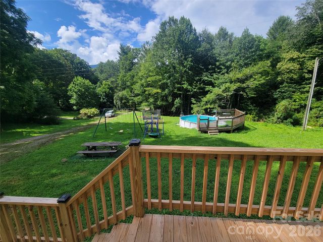 169 Roadrunner Drive, Balsam, NC 28707