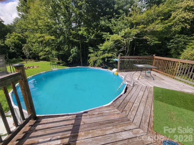 169 Roadrunner Drive, Balsam, NC 28707