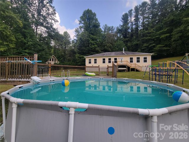 169 Roadrunner Drive, Balsam, NC 28707