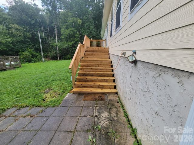 169 Roadrunner Drive, Balsam, NC 28707