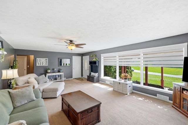 186 Meadow Lane 186 Meadow Lane, Springfield, OH 45505