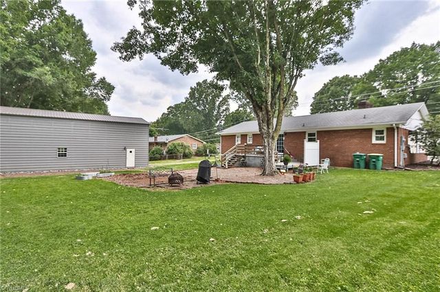 167 Speas Avenue, Boonville, NC 27011