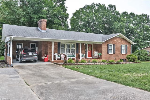 167 Speas Avenue, Boonville, NC 27011