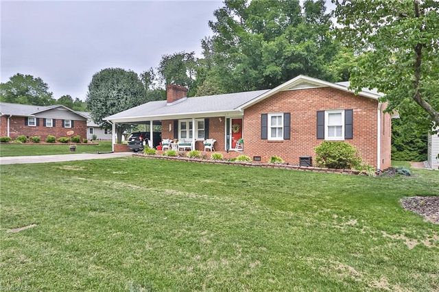 167 Speas Avenue, Boonville, NC 27011
