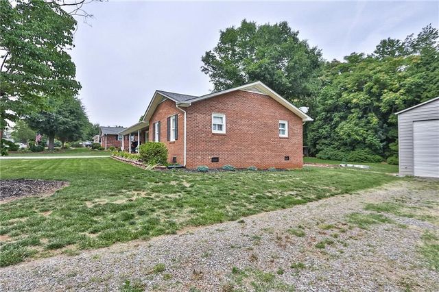 167 Speas Avenue, Boonville, NC 27011