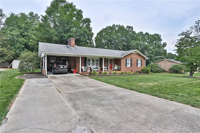 167 Speas Avenue, Boonville, NC 27011