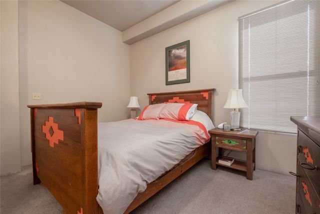 1405 Vegas Verdes 105, Santa Fe, NM 87507