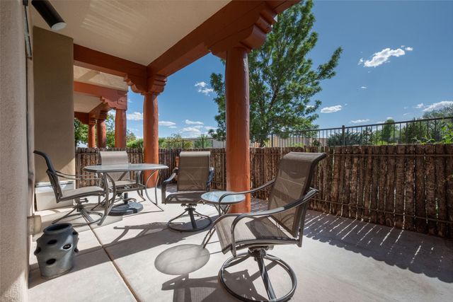 1405 Vegas Verdes 105, Santa Fe, NM 87507