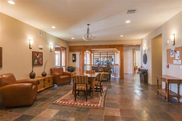 1405 Vegas Verdes 105, Santa Fe, NM 87507