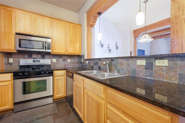 1405 Vegas Verdes 105, Santa Fe, NM 87507