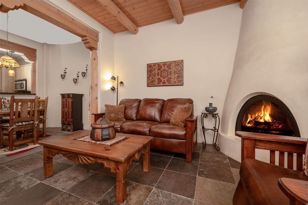 1405 Vegas Verdes 105, Santa Fe, NM 87507