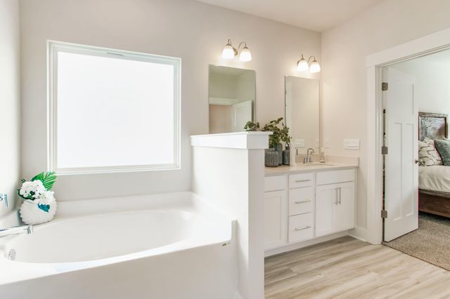 8669 Ephesus Way, Milton, FL 32583