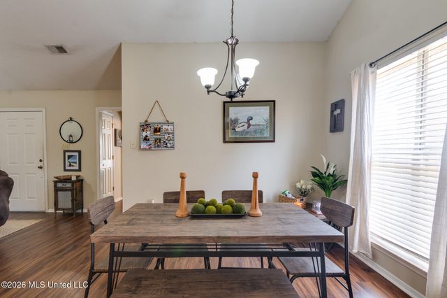 1190 W E Ross Parkway, Southaven, MS 38671