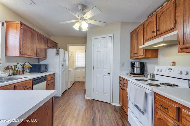 1190 W E Ross Parkway, Southaven, MS 38671