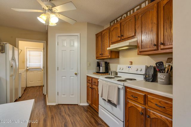 1190 W E Ross Parkway, Southaven, MS 38671