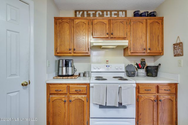 1190 W E Ross Parkway, Southaven, MS 38671