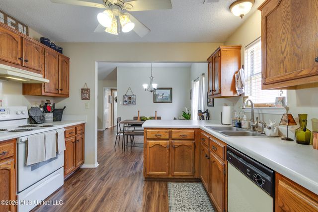 1190 W E Ross Parkway, Southaven, MS 38671