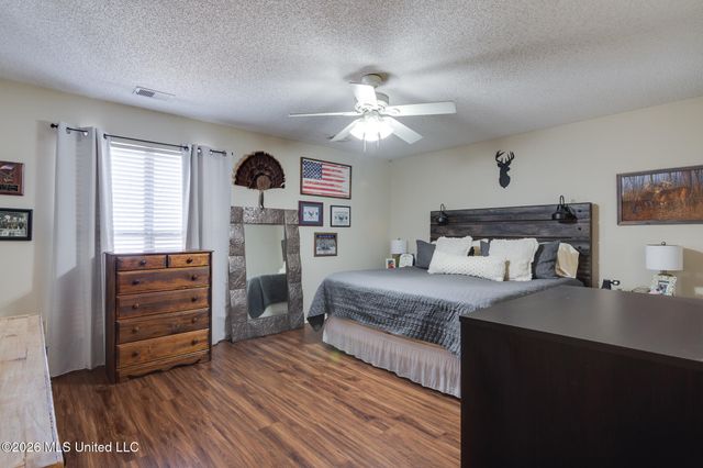 1190 W E Ross Parkway, Southaven, MS 38671