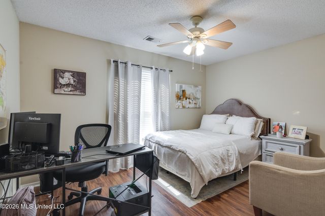 1190 W E Ross Parkway, Southaven, MS 38671