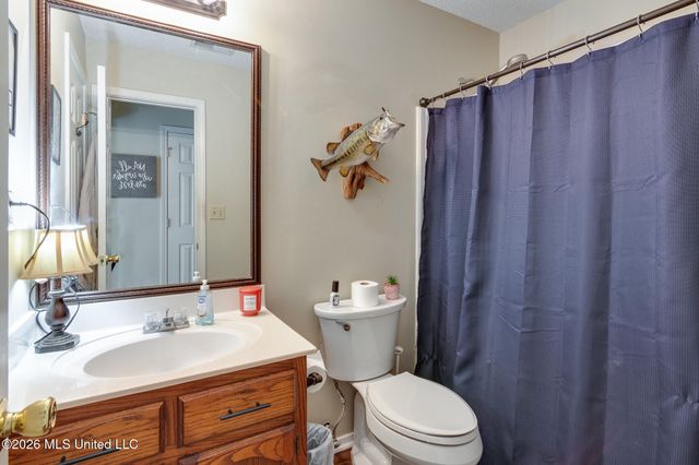 1190 W E Ross Parkway, Southaven, MS 38671