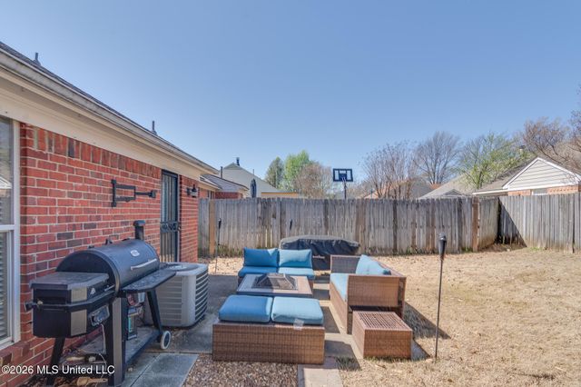 1190 W E Ross Parkway, Southaven, MS 38671