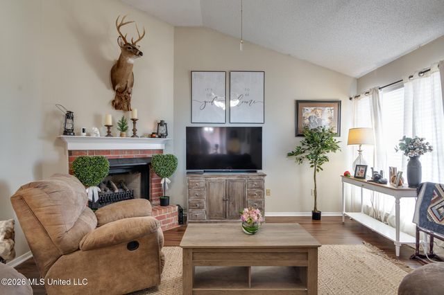 1190 W E Ross Parkway, Southaven, MS 38671