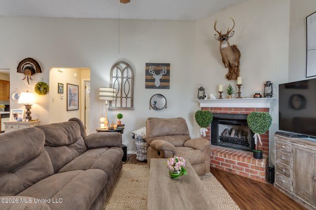 1190 W E Ross Parkway, Southaven, MS 38671