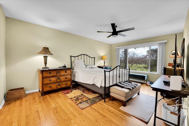 196 Shoreline Road, Lake Barrington, IL 60010