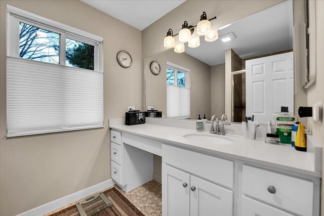 196 Shoreline Road, Lake Barrington, IL 60010