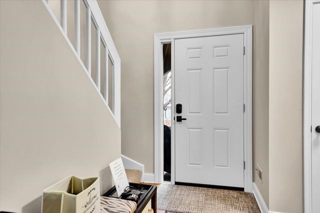 196 Shoreline Road, Lake Barrington, IL 60010