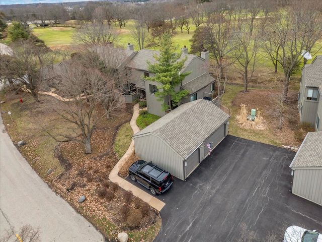 196 Shoreline Road, Lake Barrington, IL 60010