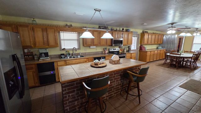 655 Charton Road, Morrilton, AR 72110