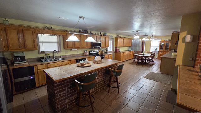 655 Charton Road, Morrilton, AR 72110