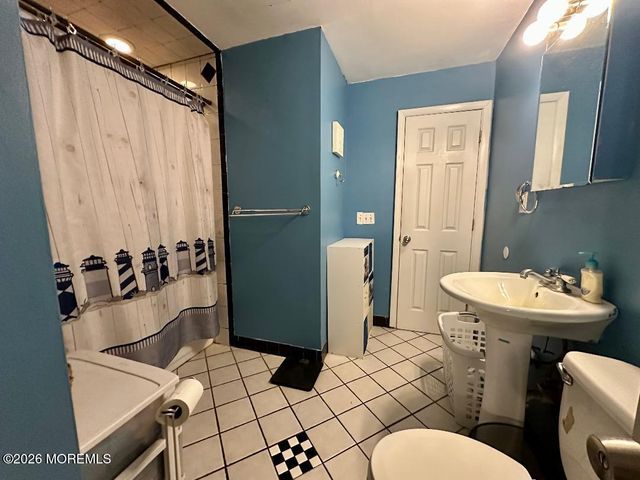 18 Anchorage Boulevard, Bayville, NJ 08721